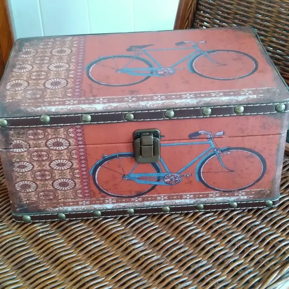 Unique Storage Box - Picture 3 of 12